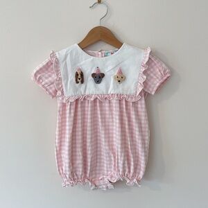 THE SMOCKED FLAMINGO EUC French Knot Birthday Dog Gingham Bubble